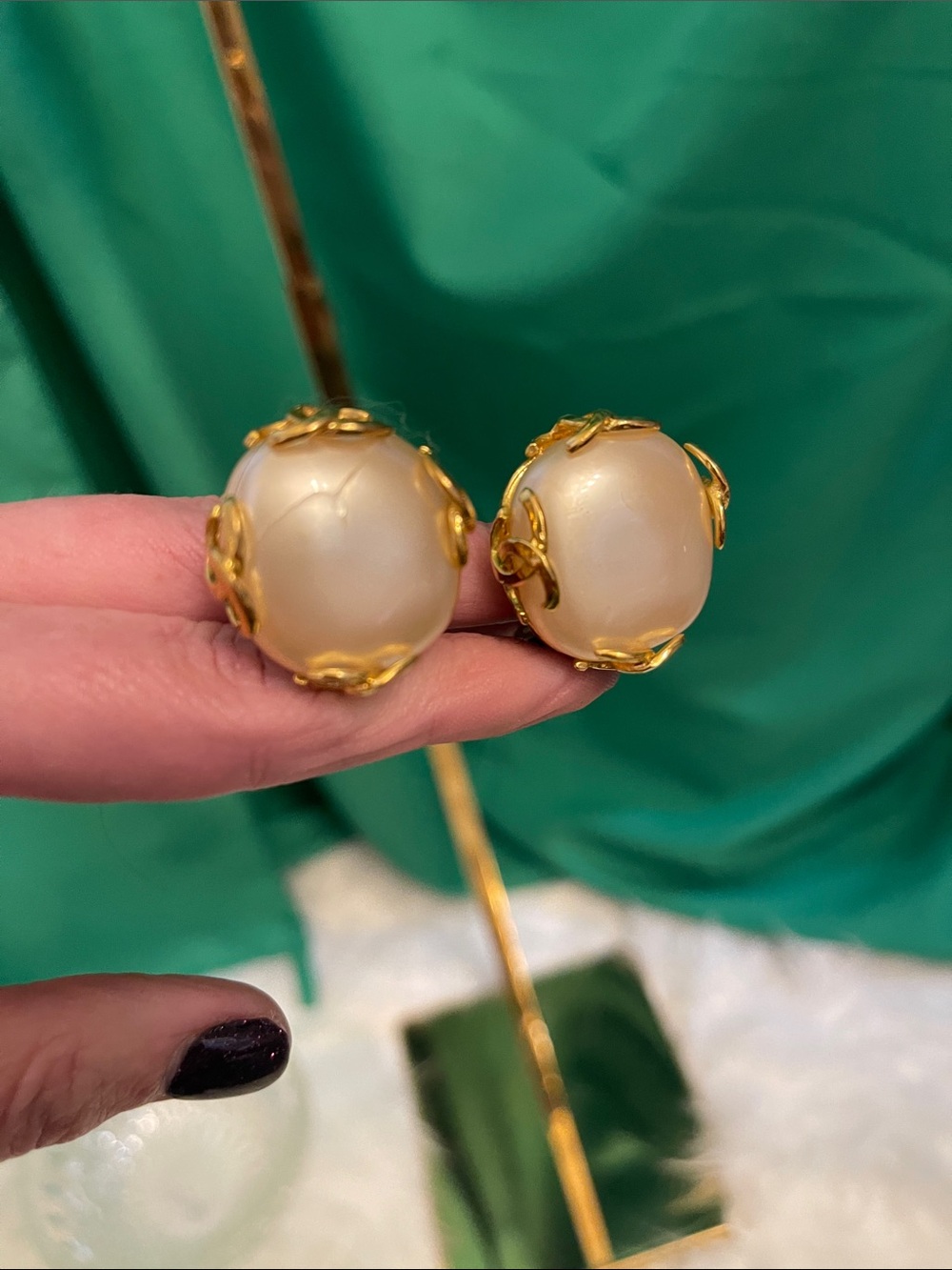 Vintage Chanel Large Mabe Pearl Filigree Rope Border Clip On Earrings- and bonus - Picture 2 of 12